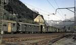 SBB Re 4/4 I im Zugverband in Flüelen am 30.05.1981.