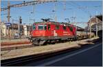 Die SBB Re 4/4 II 11252 (Re 420 252-9)  smile by swisspass  wartet in Lausanne auf die Weiterfahrt in Richtung Vevey.