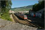 Ein IR,in Richtung Brig,bei seinem Halt im Bahnhof Vevey.