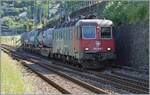 Die SBB Re 6/6 11668 (Re 620 068-7)  Stein Säckingen  erreicht mit einem kurzen Güterzug Villeneuve.