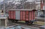Einer der wohl letzten  K2  der noch im aktiven Einsatz ist: der WAGON DE SECOURS der TMR mit der UIC Nummer 99 85 9574 101-3 CH-TMRSA in Orsières. Bis 1908 wurden an die damals noch junge SBB und einige Privatbahnen über 1000 Stück der als K2 bezeichneten gedeckten Güterwagen ausgeliefert. Etliche verkehrten noch bis in die 1980 im Stückgutverkehr, dann wurde der Stückgutverkehr  optimiert  und später eingestellt und somit konnte man sich von den K2 Wagen trennen. 24. Januar 2026