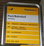 (284'740) - PostAuto-Haltestellenschild - Aarberg, Post/Bahnhof - am 7.