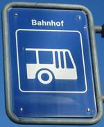 (132'450) - Bushaltestellenschild - B�tterkinden, Bahnhof - am 24. Januar 2011