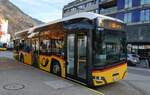 (282'098) - PostAuto Bern - BE 610'544/PID 12'279 - eSolaris am 7. November 2025 beim Bahnhof Interlaken West