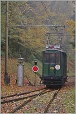 La DER de la Saison / Das Saison Ende der Blonay Chamby Bahn 2025 - Seit einigen Jahren zeigt die Blonay Chamby Bahn zum Saison Ende mit einem verdichteten Fahrplan noch einmal ihre herrlichen Fahrzeuge im Einsatz: Der CGTE Gepäcktriebwagen Fe 4/4 151 Baujahr 1911/ SIG und Siemens & Halske ist für einige Fahrten von Chaulin nach Chamby und zurück eingeteilt und erreicht hier als Zug 15114 Chaulin Bifurcation.

25. Oktober 2025