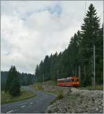 Bei typischem Jurawetter erreicht ein von la Cure kommender NStCM Regionalzug in Kürze La Giverine.