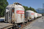 RhB Zementsilowagen in Zizers am 15.08.2009.