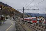 Wohl zu Schulugszwecken befinden sich gleich zwei TMR Region Alpes RABe 525 imk Bahnhof vn Orsières. 

5. Nov. 2020