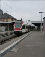 Die S 6 von Basel SBB nach Stetten beim Halt in Lörrach.
12. April 2006