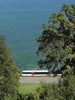 Viel Wasser, wenig Bahn - Blick von der Auenanlage von Schloss Arenenberg auf S8 23843 von St.