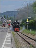 Die SEG G 2x 2/2 N° 105  Todtnau  der Blonay Chamby Bahn verlässt mit dem morgendlichen Dampfzug Blonay in Richtung Chamby.