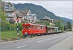 Les chemins de fer disparus - Die verschwundenen Bahnen (RhB Bellinzona -Mesoco 1907 - 2016)  der RhB Bernina Bahn ABe 4/4 I 35 der Blonay Chamby Bahn erreicht mit seinem GmP 3562 beim Ausfahrsignal