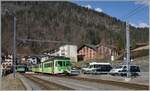 Kaum ist der Beh 4/8 in Le Sépey angekommen, verlässt der Regionalzug nach Aigle mit dem BDe 4/4 402 an der Spitze den kleinen Kopfbahnhof.