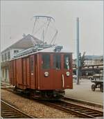 Der WSB De 4/4 N° 42 ( Revisionsdatum R1 5.11.82) ist Aarau WSB unterwegs.