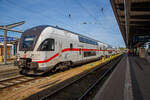 Der vierteilige Stadler KISS - IC2 4113 der Baureihe 4110 (ex Westbahn) der DB Fernverkehr AG hat am 16.05.2022, als IC 2274 von Dresden Hbf, via Berlin Hbf und Waren(Müritz) den Hbf Rostock,