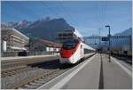 Der SBB Giruno RABe 501 013  ZUG  ist als IC 21 10684 von Lugano nach Basel unterwegs und hält in Altdorf UR. 

4. Sept. 2023