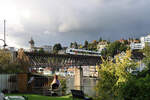 Seelinie Rorschach - Arbon - Romanshorn - Kreuzlingen - Stein am Rhein - Schaffhausen: Thurbo GTW 2/8 770 auf der Rhein-Brücke von Feuerthalen (Kanton Zürich) mit Blick auf Schaffhausen.