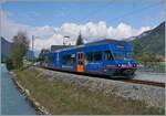 Der MIB Be 2/6 13 auf der Fahrt nach Innertkirchen beim Halt in Aareschlucht West.