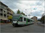 Der RBe 4/8 41 auf dem Weg nach Lausanne Flon kämpft sich durch Verkehrs- Fahrleitungs-Wirrwar in Lausanne.