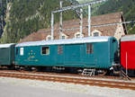   Ehemaliger schweizerische PTT Bahnpostwagen  Z 50 85 92-29 609-6 CH-SLM der SLM GmbH, Schorno Locomotive Management, abgestellt am 01.08.2019 beim Bahnhof Gschenen.