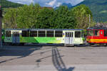 Der vierachsige Personenwagen (zweite Klasse) tpc BVB B 62, eingereiht in einem Pendelzug mit dem Triebwagen tpc BVB BDeh 4/4 82 „Ollon“, am 28 Mai 2012 beim Bahnhof Bex (Vorplatz).