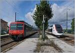 Ein TGV POS nach Lausanne vermittelt Anschluss an den SBB NPZ nach Neuchâtel.