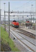 Die SBB Aem 940 044 wartet auf der Abstossanlage in Lausanne Triage auf ihren n�chsten Einsatz. 
29. April 2026