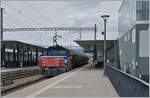 Die SBB Cargo Eem 923 019-4 fährt mit Getreidewagen durch den Bahnhof von Prilly-Malley. 

17. Juli 2020