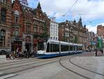 GVBA Strassenbahn 2002 Nieuwezijds Voorburgwal, Amsterdam 17-07-2023.