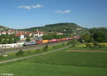 187 511-1 zieht mit einem Containerzug durch Retzbach-Zellingen.