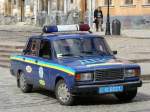 LADA Streifenwagen fotografiert beim Rathaus in Lviv am 24-03-2008.