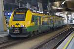 Triebwagen 4746 815-1 (A-ROEEE 94 81 4746 815-1) von Ventus, gesehen im Hauptbahnhof in Wien.