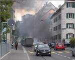 Eine etwas ungewöhnliche Verkehrsteilnehmerin in La Chaux-de-Fonds.