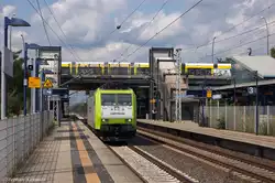 185 543-6 Captrain Deutschland GmbH für ITL - Eisenbahngesellschaft mbH fuhr solo durch Berlin-Hohenschönhausen weiter in Richtung Biesdorfer Kreuz.